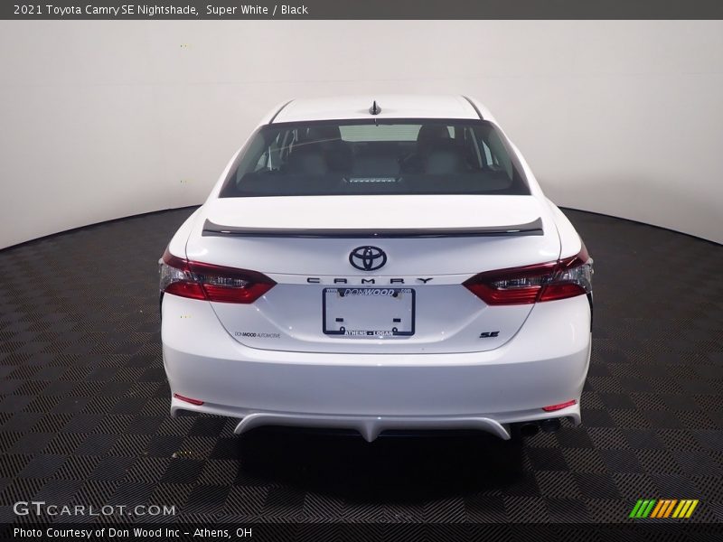 Super White / Black 2021 Toyota Camry SE Nightshade
