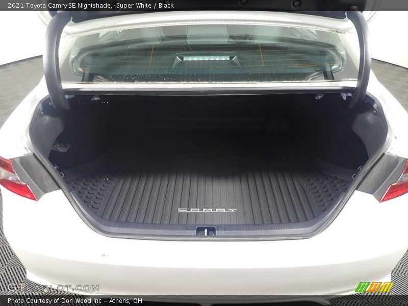 Super White / Black 2021 Toyota Camry SE Nightshade