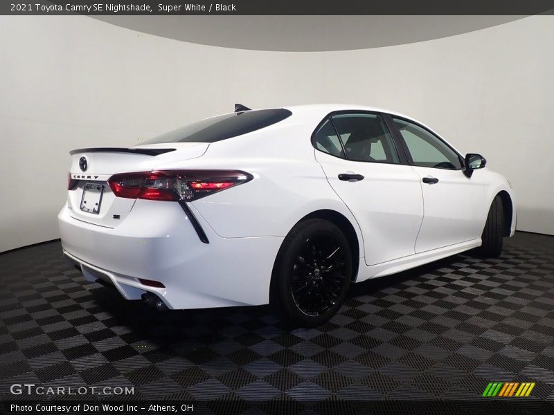 Super White / Black 2021 Toyota Camry SE Nightshade