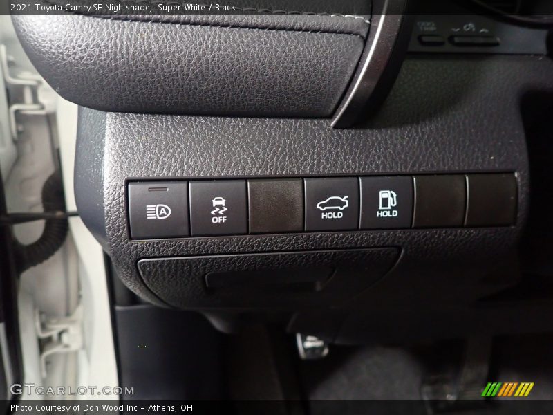 Super White / Black 2021 Toyota Camry SE Nightshade