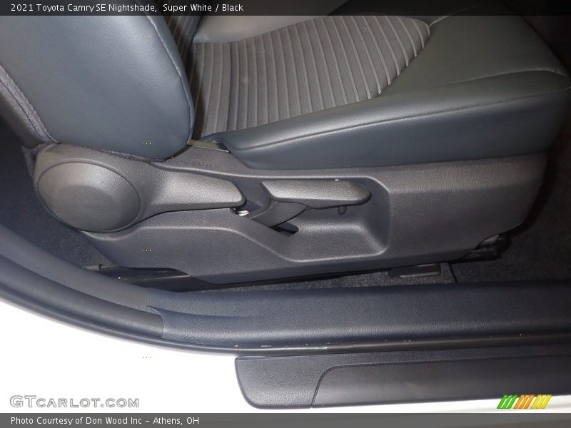 Super White / Black 2021 Toyota Camry SE Nightshade