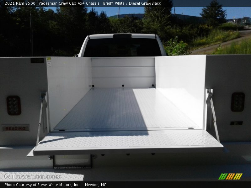 Bright White / Diesel Gray/Black 2021 Ram 3500 Tradesman Crew Cab 4x4 Chassis