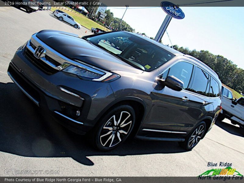 Lunar Silver Metallic / Gray 2019 Honda Pilot Touring