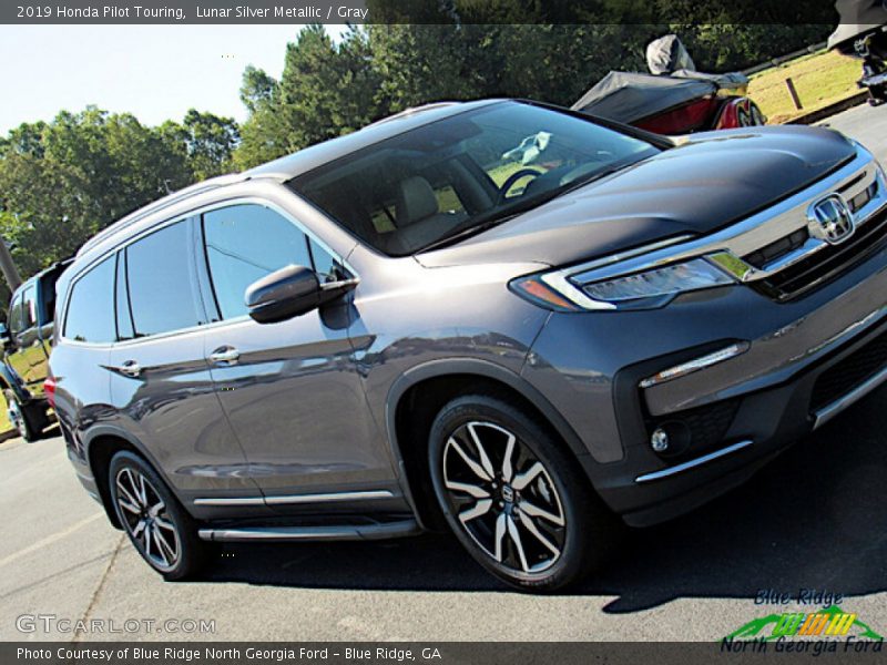 Lunar Silver Metallic / Gray 2019 Honda Pilot Touring