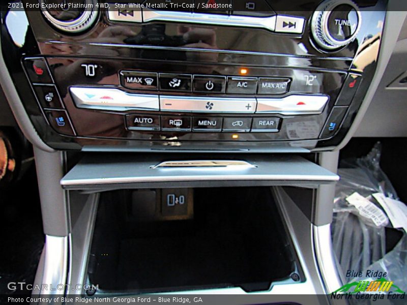 Star White Metallic Tri-Coat / Sandstone 2021 Ford Explorer Platinum 4WD