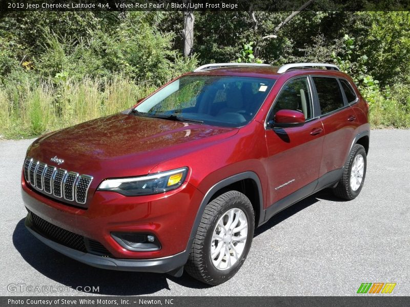 Velvet Red Pearl / Black/Light Frost Beige 2019 Jeep Cherokee Latitude 4x4