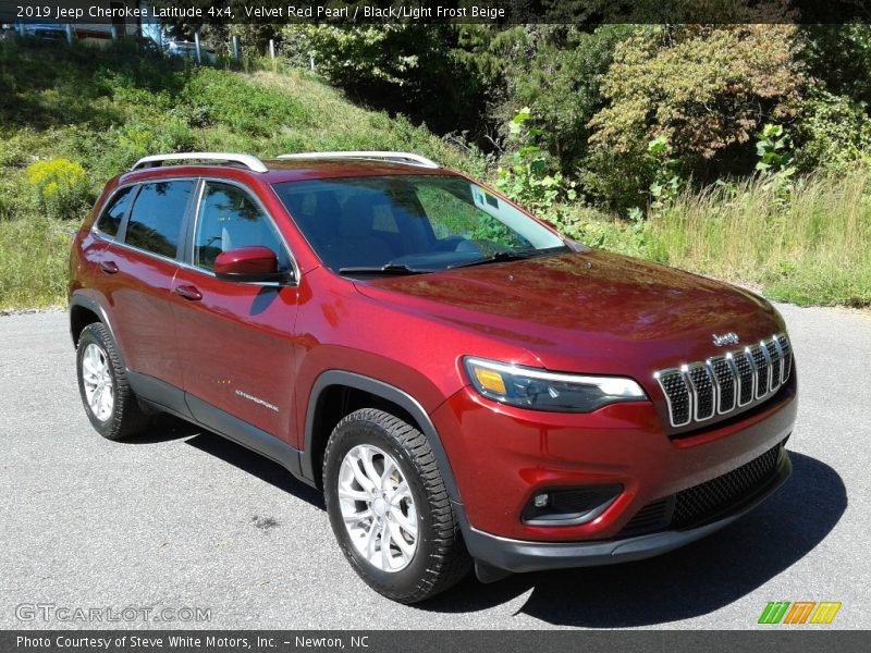 Velvet Red Pearl / Black/Light Frost Beige 2019 Jeep Cherokee Latitude 4x4