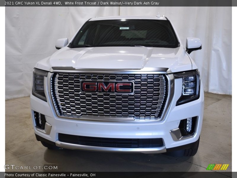 White Frost Tricoat / Dark Walnut/­Very Dark Ash Gray 2021 GMC Yukon XL Denali 4WD