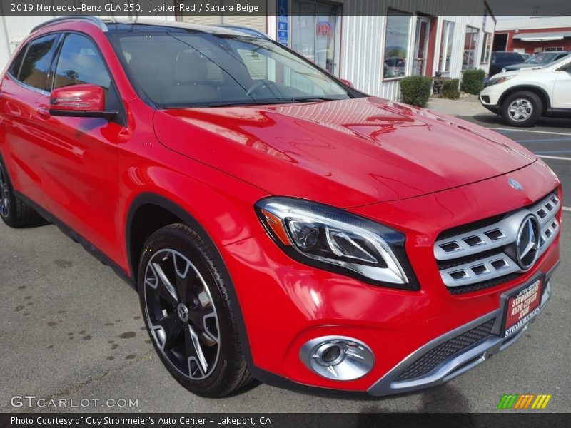 Jupiter Red / Sahara Beige 2019 Mercedes-Benz GLA 250