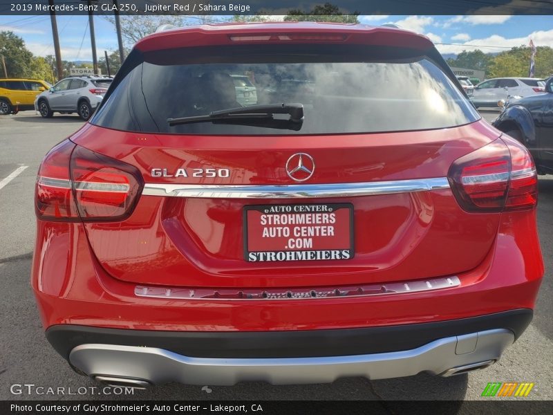 Jupiter Red / Sahara Beige 2019 Mercedes-Benz GLA 250