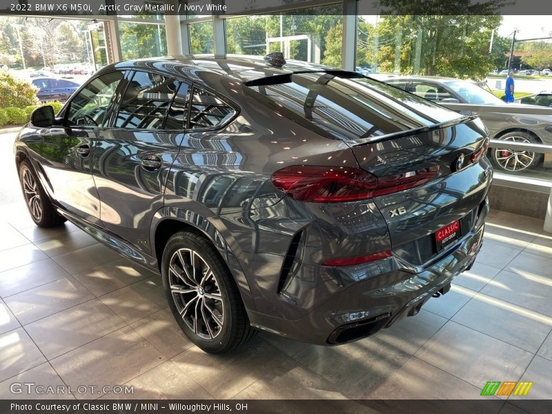 Arctic Gray Metallic / Ivory White 2022 BMW X6 M50i