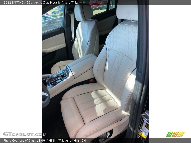 Front Seat of 2022 X6 M50i