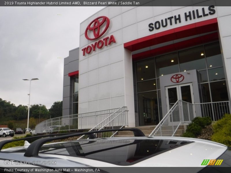 Blizzard Pearl White / Saddle Tan 2019 Toyota Highlander Hybrid Limited AWD
