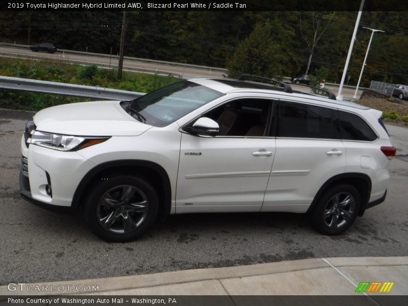 Blizzard Pearl White / Saddle Tan 2019 Toyota Highlander Hybrid Limited AWD
