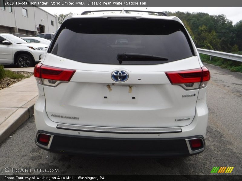 Blizzard Pearl White / Saddle Tan 2019 Toyota Highlander Hybrid Limited AWD