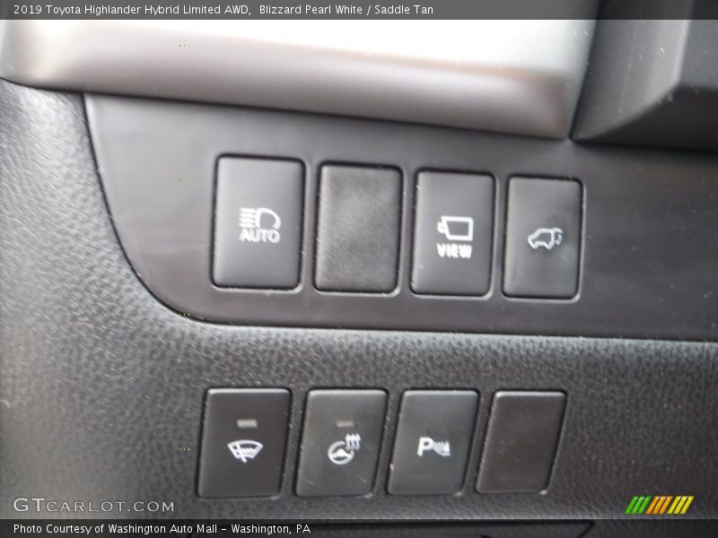 Blizzard Pearl White / Saddle Tan 2019 Toyota Highlander Hybrid Limited AWD
