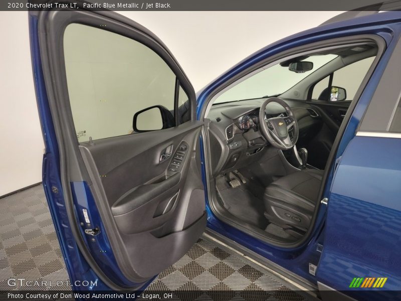 Pacific Blue Metallic / Jet Black 2020 Chevrolet Trax LT