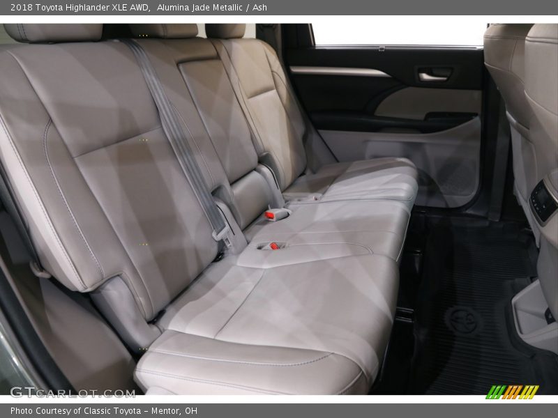 Alumina Jade Metallic / Ash 2018 Toyota Highlander XLE AWD