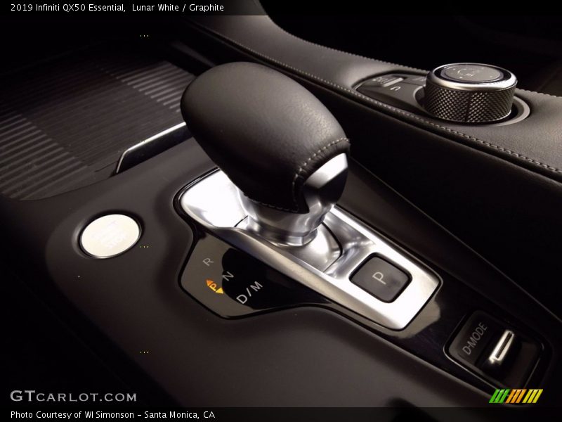 Lunar White / Graphite 2019 Infiniti QX50 Essential