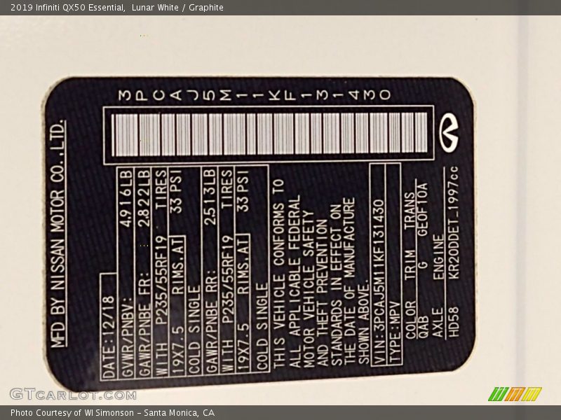 Lunar White / Graphite 2019 Infiniti QX50 Essential