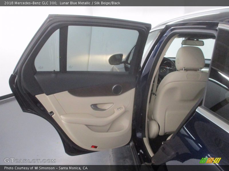 Lunar Blue Metallic / Silk Beige/Black 2018 Mercedes-Benz GLC 300