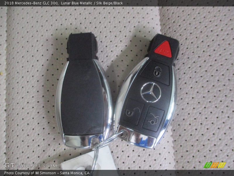 Lunar Blue Metallic / Silk Beige/Black 2018 Mercedes-Benz GLC 300
