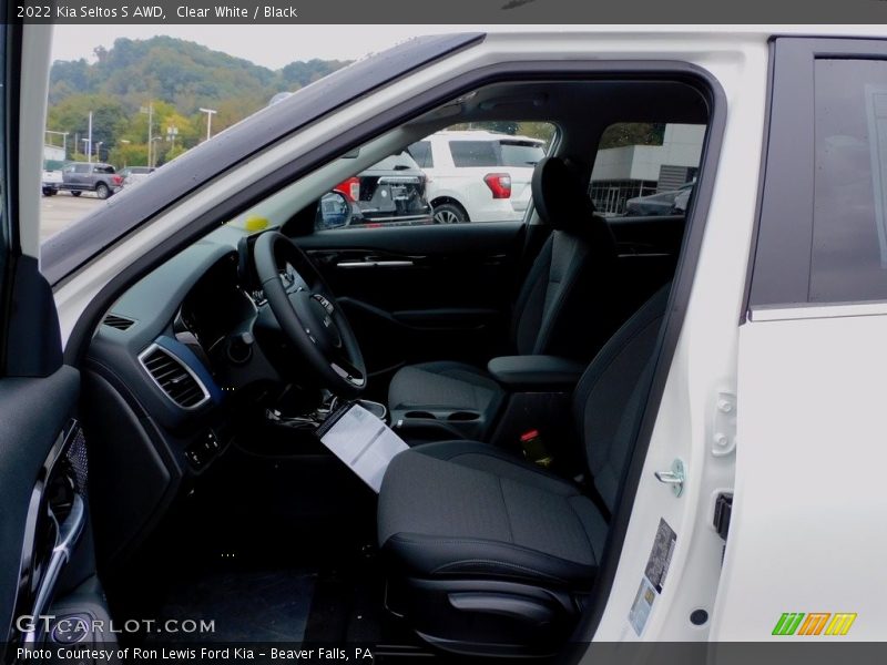 Clear White / Black 2022 Kia Seltos S AWD