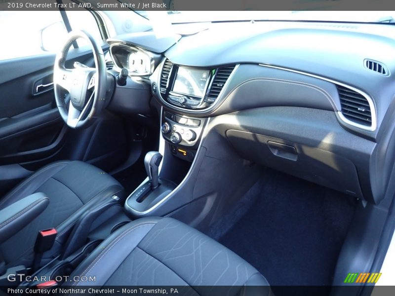Summit White / Jet Black 2019 Chevrolet Trax LT AWD