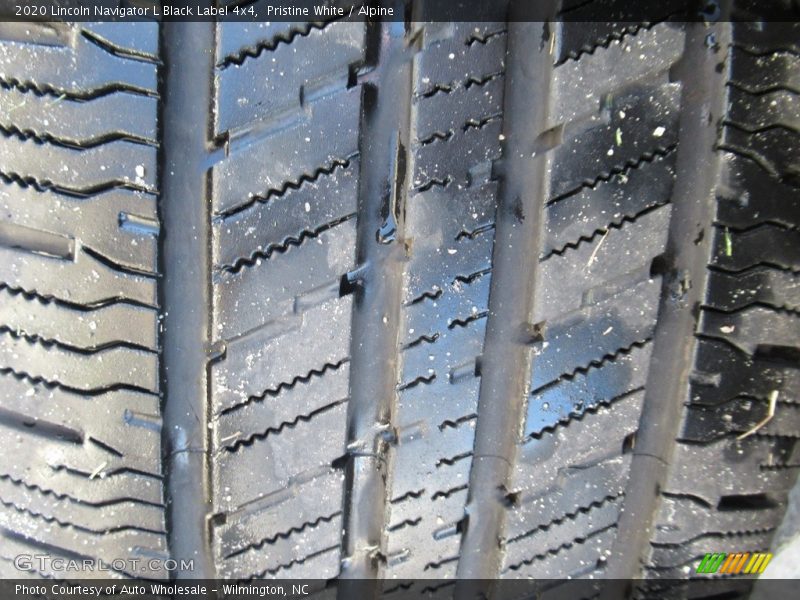Pristine White / Alpine 2020 Lincoln Navigator L Black Label 4x4