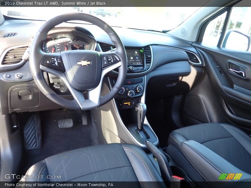 Summit White / Jet Black 2019 Chevrolet Trax LT AWD