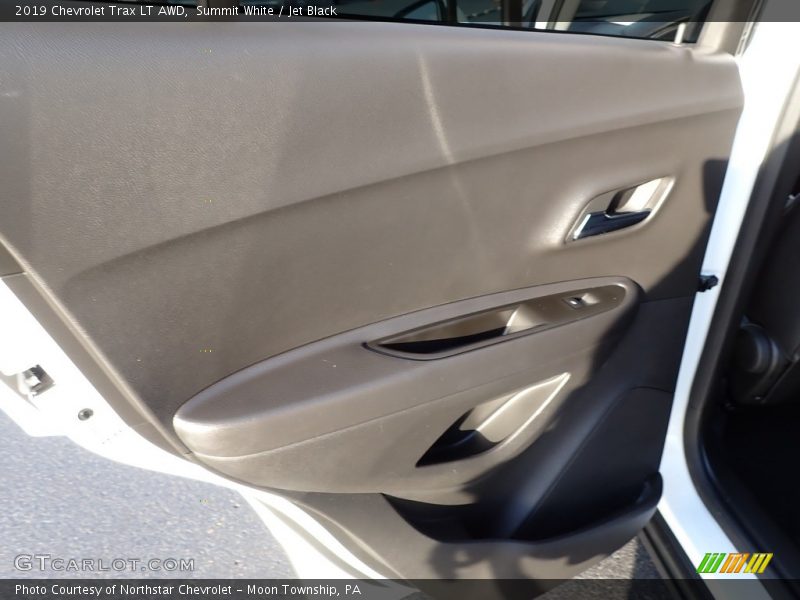 Summit White / Jet Black 2019 Chevrolet Trax LT AWD