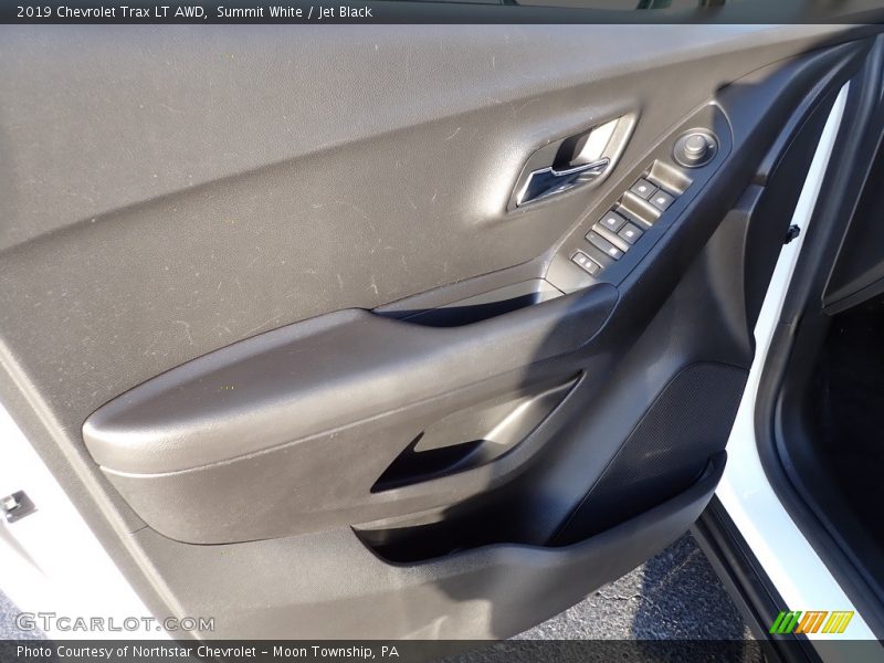 Summit White / Jet Black 2019 Chevrolet Trax LT AWD