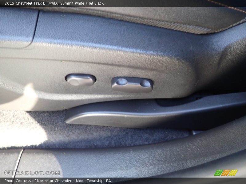 Summit White / Jet Black 2019 Chevrolet Trax LT AWD