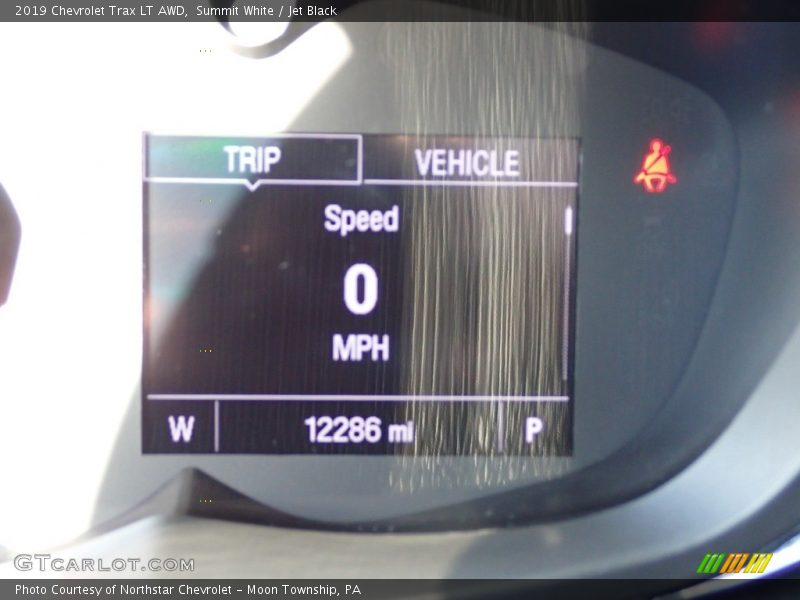 Summit White / Jet Black 2019 Chevrolet Trax LT AWD