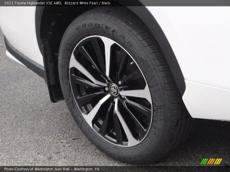Blizzard White Pearl / Black 2021 Toyota Highlander XSE AWD