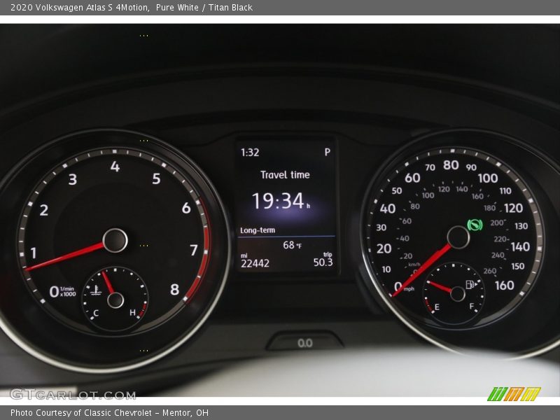Pure White / Titan Black 2020 Volkswagen Atlas S 4Motion