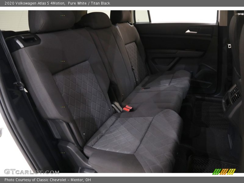 Pure White / Titan Black 2020 Volkswagen Atlas S 4Motion