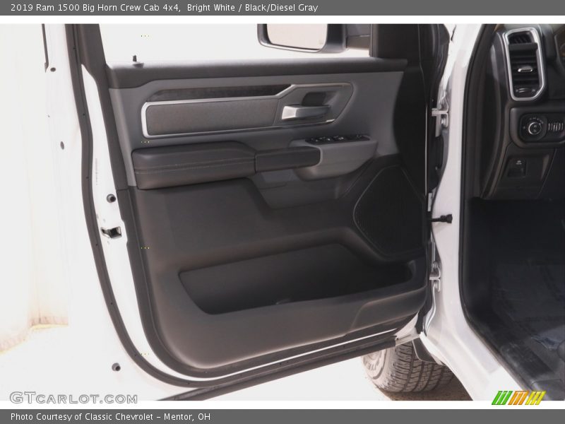 Bright White / Black/Diesel Gray 2019 Ram 1500 Big Horn Crew Cab 4x4