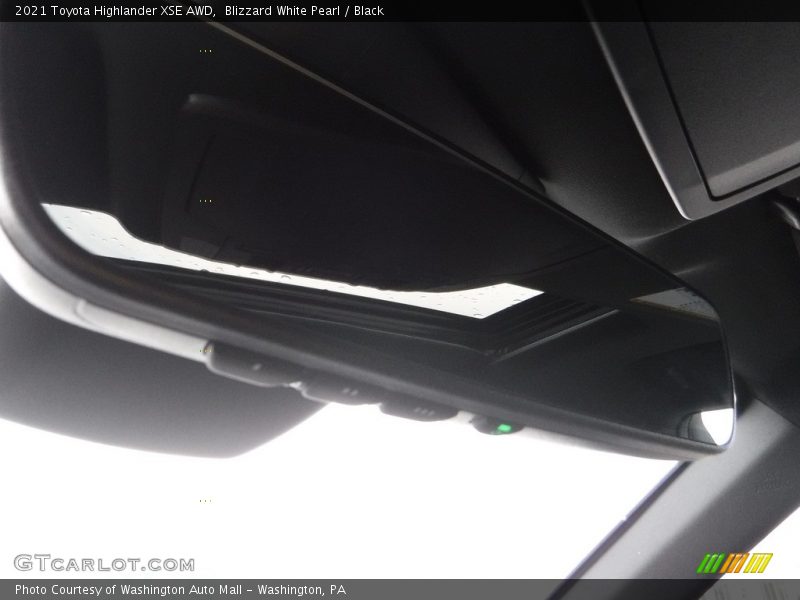 Blizzard White Pearl / Black 2021 Toyota Highlander XSE AWD
