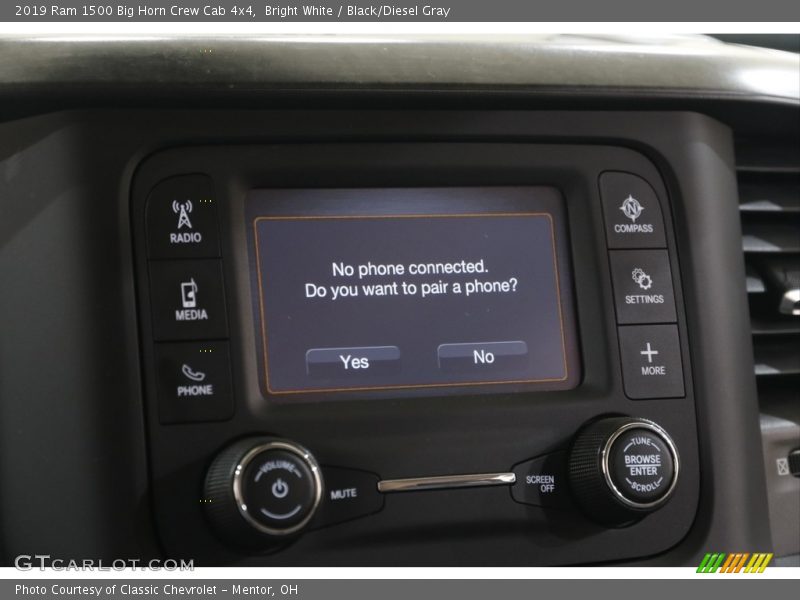 Bright White / Black/Diesel Gray 2019 Ram 1500 Big Horn Crew Cab 4x4