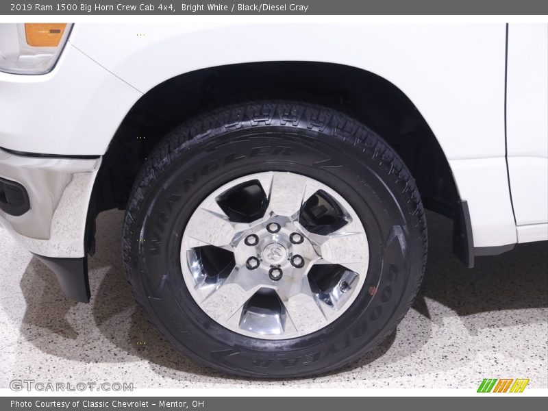 Bright White / Black/Diesel Gray 2019 Ram 1500 Big Horn Crew Cab 4x4