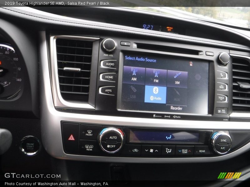 Salsa Red Pearl / Black 2019 Toyota Highlander SE AWD