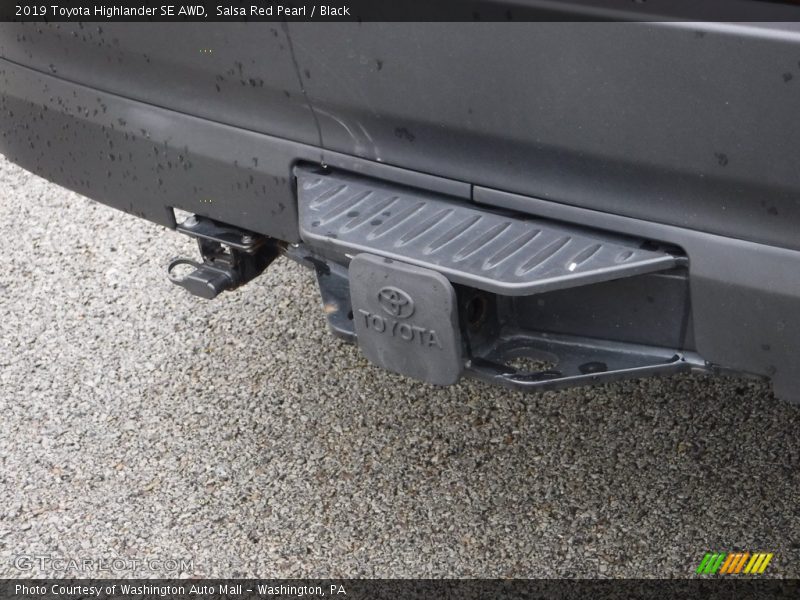 Salsa Red Pearl / Black 2019 Toyota Highlander SE AWD