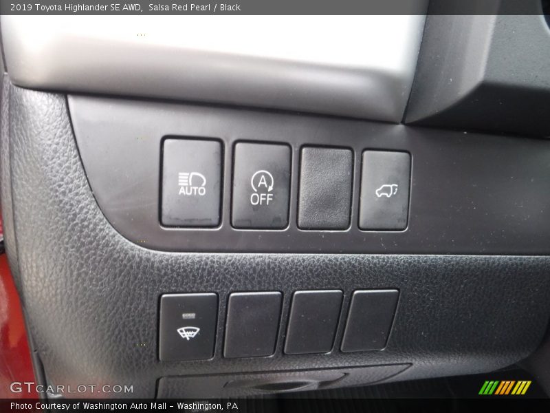 Salsa Red Pearl / Black 2019 Toyota Highlander SE AWD