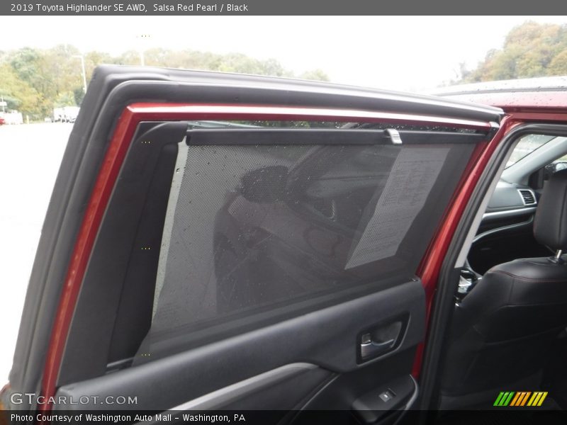 Salsa Red Pearl / Black 2019 Toyota Highlander SE AWD