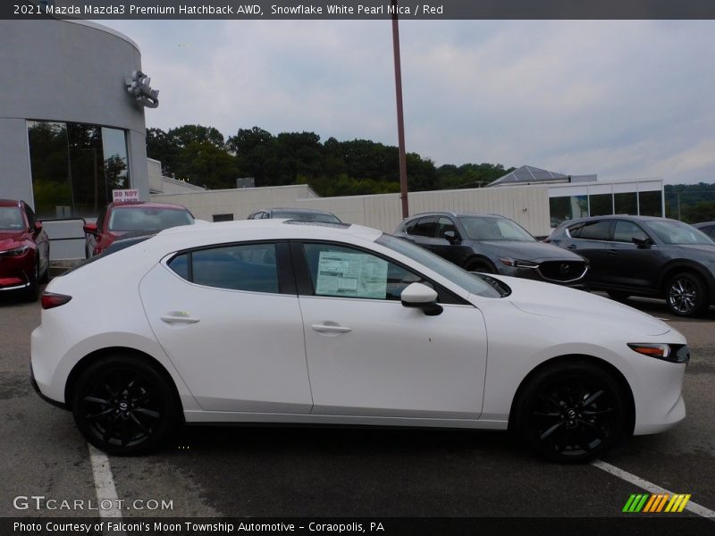 Snowflake White Pearl Mica / Red 2021 Mazda Mazda3 Premium Hatchback AWD