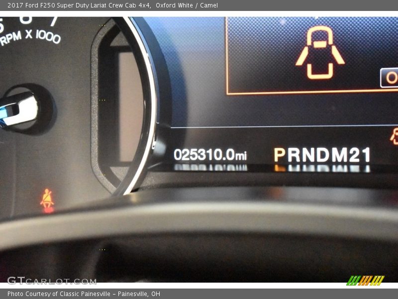 Oxford White / Camel 2017 Ford F250 Super Duty Lariat Crew Cab 4x4