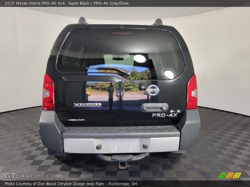 Super Black / PRO-4X Gray/Steel 2015 Nissan Xterra PRO-4X 4x4