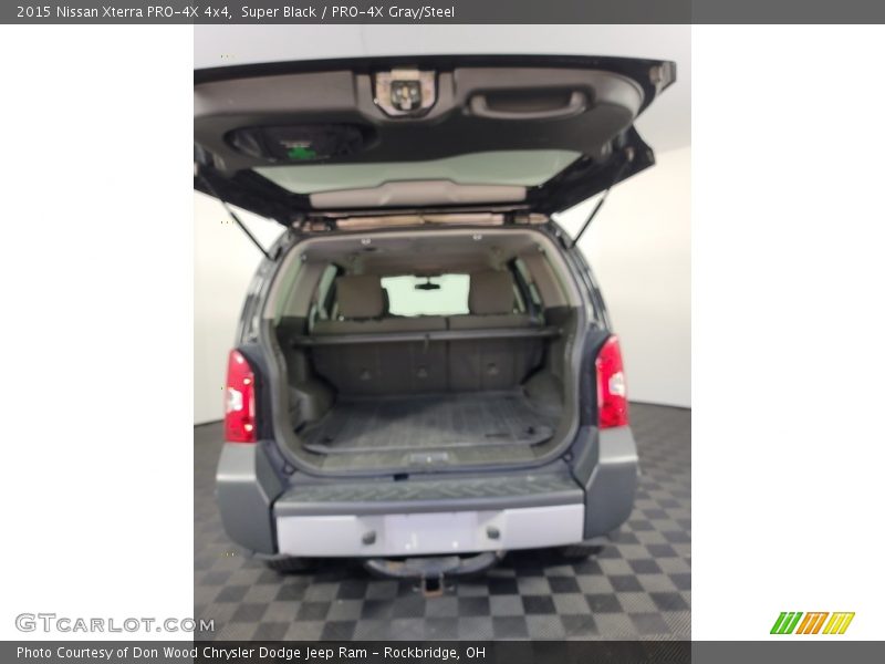 Super Black / PRO-4X Gray/Steel 2015 Nissan Xterra PRO-4X 4x4