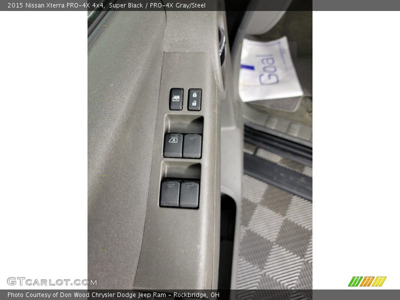 Super Black / PRO-4X Gray/Steel 2015 Nissan Xterra PRO-4X 4x4